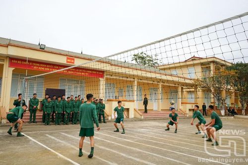 Tổ chức sinh hoạt ngày chính trị và văn hóa tinh thần cho chiến sĩ mới