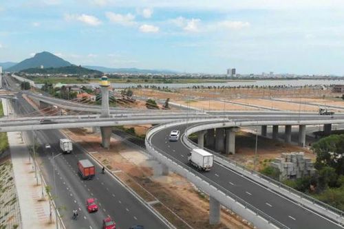 Phú Yên tạm dừng đầu tư xây dựng công sở dùng ngân sách nhà nước