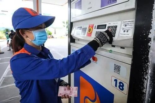 Giá xăng dầu đồng loạt giảm mạnh