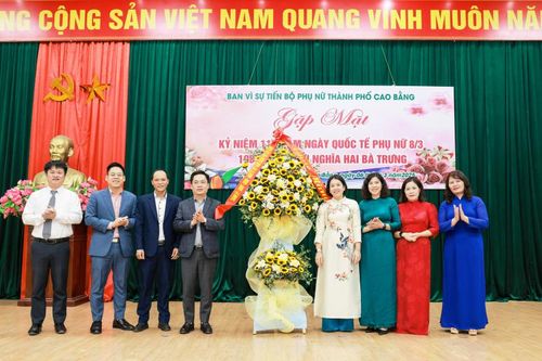 Thành phố gặp mặt kỷ niệm 115 năm ngày Quốc tế phụ nữ và 1985 năm khởi nghĩa Hai Bà Trưng