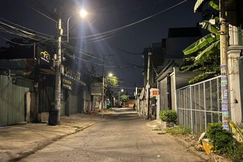 Sau tiếng la hét thất thanh, bàng hoàng phát hiện người đàn ông nguy kịch trước cửa nhà