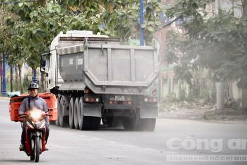 TPHCM: Bụi bay mù mịt ở khu vực vùng ven