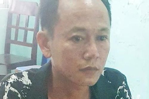Bắt kẻ giúp sức cho Hiếu Xì-po tổ chức trường gà trong vườn sơ-ri