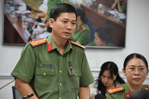 Công an TPHCM cấp căn cước/định danh điện tử cho lứa tuổi học sinh để thuận lợi khi đi Metro