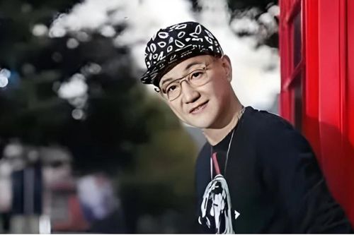 Người đàn ông gây sốt mạng xã hội: U80 sở hữu ngoại hình U50