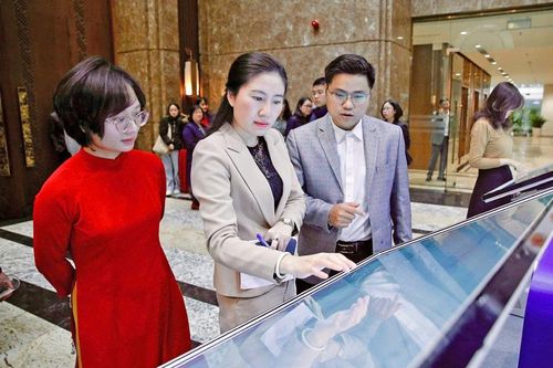 Hà Nội triển khai các giải pháp thúc đẩy chuyển đổi số:Tăng kết nối để phục vụ người dân, doanh nghiệp