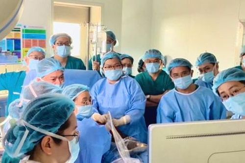 Thông tim xuyên tử cung cứu sống thai nhi bị dị tật bẩm sinh tim