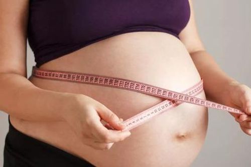 Mẹ bầu bị béo phì có ảnh hưởng đến sự phát triển của em bé không?