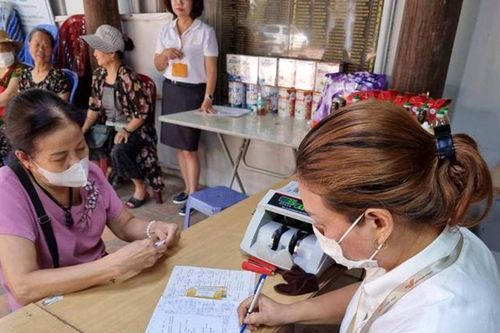 Ưu tiên cho nghỉ hưu sớm với người còn ít thời gian công tác
