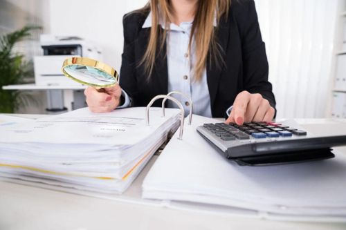 Vụ án đằng sau nhân viên chăm chỉ nhưng không đến công ty suốt 8 năm