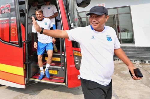 HLV Trần Minh Chiến thôi việc ở CLB Quảng Ninh