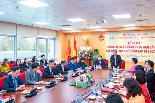 Ủy ban Dân nguyện và Giám sát của Quốc hội công bố các quyết định về công tác tổ chức, cán bộ