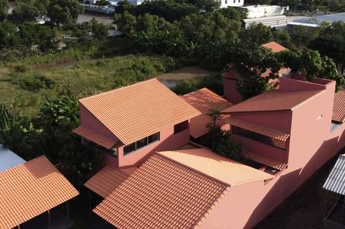 Bên trong ngôi nhà gạch đỏ tái hiện làng quê Việt ở Bạc Liêu