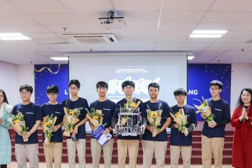 Học sinh Newton đạt thành tích cao tại Robotics lớn nhất thế giới