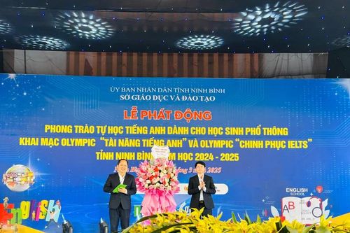 Ninh Bình: Phát động phong trào học sinh THPT tự học Tiếng Anh