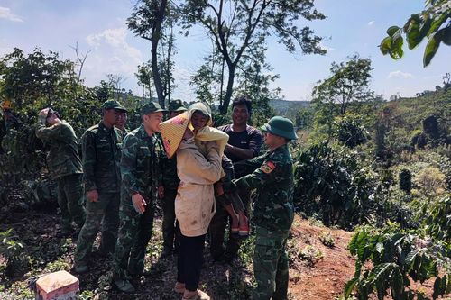 Tìm thấy cháu bé đi lạc ở khu vực biên giới