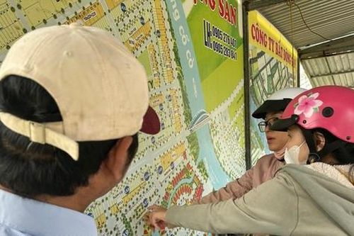 Đổ xô tìm mua nhà đất vùng giáp ranh trước tin đồn sáp nhập