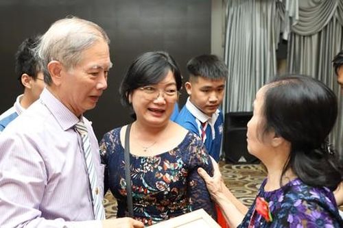 Ký ức hào hùng của thế hệ thầy cô tay cầm súng, tay cầm phấn ở chiến khu