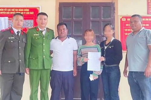 Tin lời người lạ, 2 bé gái bỏ nhà đi làm 'việc nhẹ lương cao'