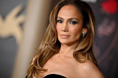 Jennifer Lopez tức giận