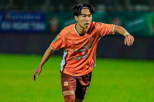 Trung vệ tân binh Phạm Lý Đức lần đầu lên tuyển Việt Nam là ai?