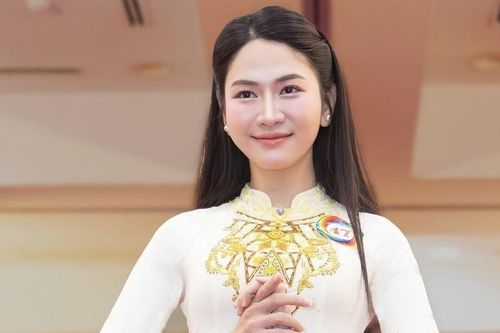 MC Xuân Anh, MC Mỹ Lan bất ngờ đoạt giải 'Duyên dáng VTV'