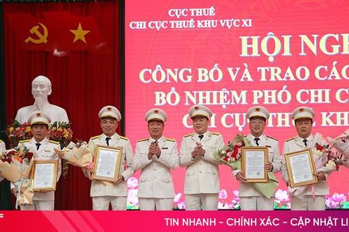 Trao quyết định bổ nhiệm các phó chi cục trưởng Chi cục Thuế khu vực XI