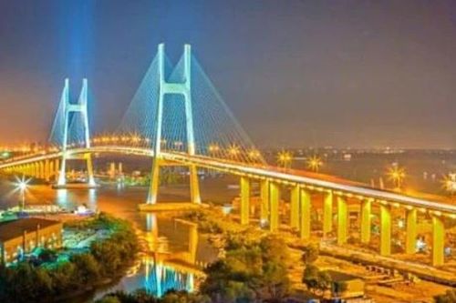 Địa phương duy nhất ở miền Nam giáp với 7 tỉnh thành khác