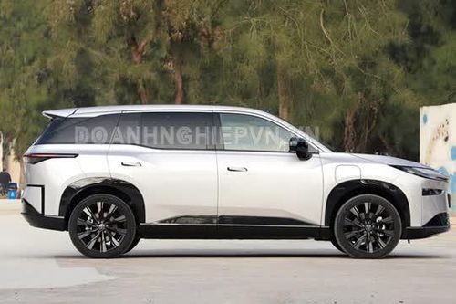 Toyota giới thiệu 'ông vua SUV' giá rẻ: Thiết kế ấn tượng, công suất 224 mã lực,