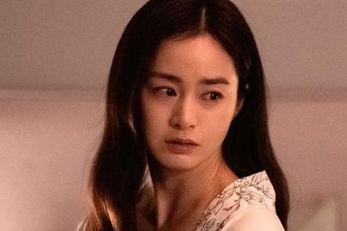 Kim Tae Hee bị tấn công