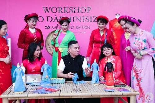 Workshop áo dài minisize lần đầu tiên xuất hiện tại Lễ hội Áo dài TPHCM