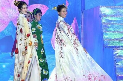 Đặc sắc đêm khai mạc Lễ hội Áo dài TPHCM năm 2025