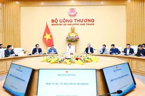 Bộ trưởng Nguyễn Hồng Diên chủ trì họp về dự án thủy điện Hòa Bình mở rộng