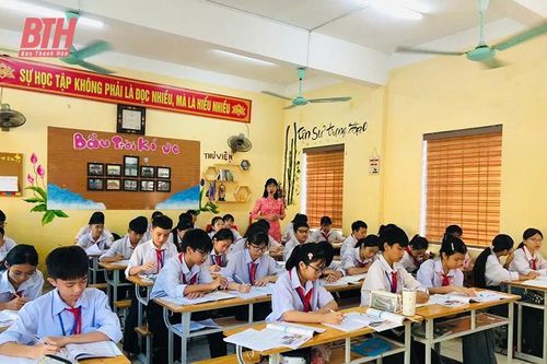 Huyện Hậu Lộc đón nhận Bằng công nhận huyện đạt chuẩn nông thôn mới: Phát huy truyền thống hiếu học