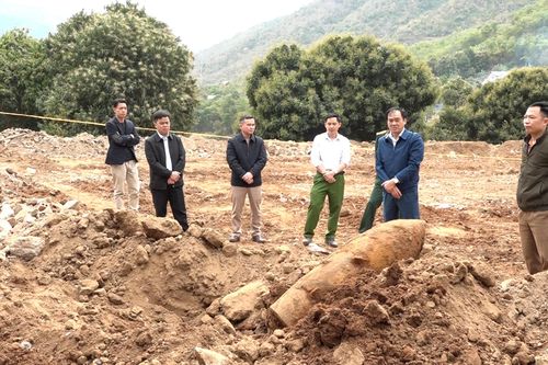 Phát hiện vật thể nghi là bom tại Mường Lát