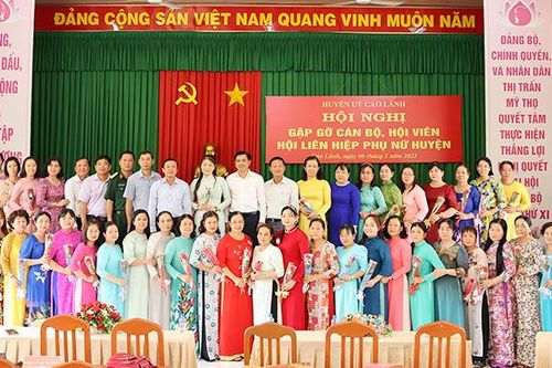 Ban Thường vụ Huyện ủy Cao Lãnh gặp gỡ đại diện hội viên Hội Liên hiệp Phụ nữ