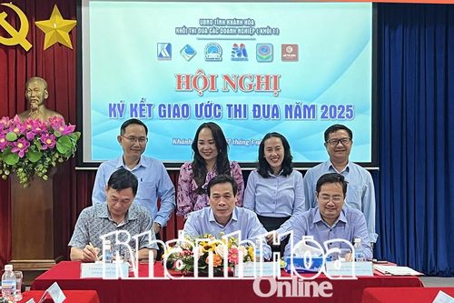Khối thi đua các doanh nghiệp ký kết giao ước thi đua