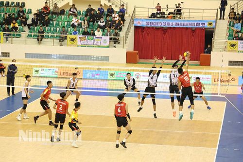 Binh chủng Thông tin Đông Bắc (nữ), Biên Phòng MB (nam) vào Chung kết