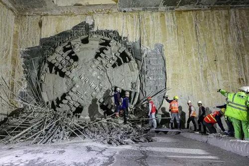 Máy đào hầm TBM đã đến ga S10