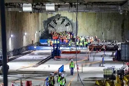 Máy đào hầm TBM 'Thần tốc' đã đến ga S10 - Cát Linh