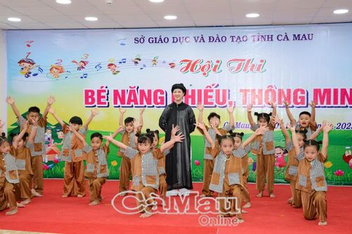 Phòng Giáo dục và Đào tạo huyện Trần Văn Thời đoạt giải Nhất toàn đoàn Hội thi 'Bé năng khiếu, thông minh'
