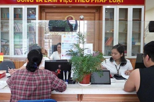 Thu nhập mỗi tháng của công chức, viên chức Hà Nội tăng đáng kể