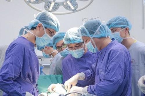Hà Nội: Nữ sinh 15 tuổi bị thủng hành tá tràng do áp lực thi cử