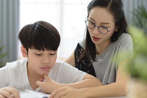 Chuyên gia từ Harvard: Một hành động cha mẹ tưởng hay nhưng lại hủy hoại sự tự tin của trẻ nghiêm trọng