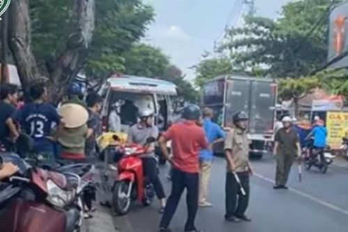 2 anh em ruột cầm dao rượt đuổi nhau vì mâu thuẫn đất đai
