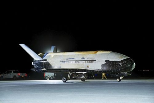 Tàu vũ trụ bí mật X-37B của Mỹ và những khám phá không gian chưa từng được tiết lộ