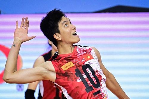 Trước lúc sang Hàn Quốc, Bích Tuyền ghi gần 40 điểm, giúp đội nhà thắng CLB của HLV Tuấn Kiệt để vào chung kết