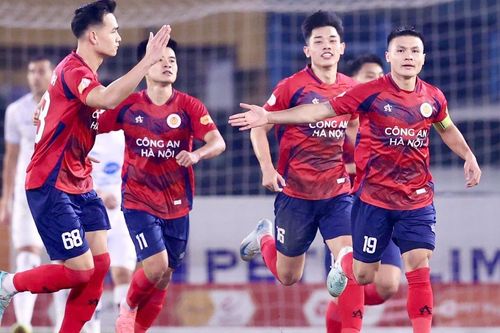 Quang Hải lập công, CAHN cầm hòa Nam Định trong cuộc đua vô địch