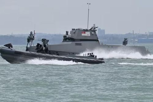 Giải bài toán thiếu hụt nhân lực trong lực lượng vũ trang Singapore