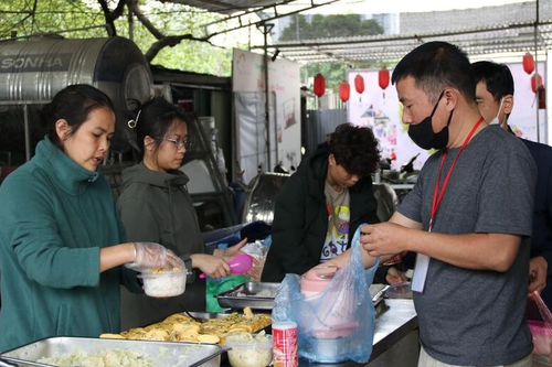 Ấm lòng những suất cơm tình nghĩa